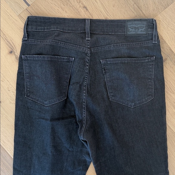 👖 Levi’s 721 High Rise Skinny Jeans – Dark Gray / Black
Size 30 - Picture 10 of 10